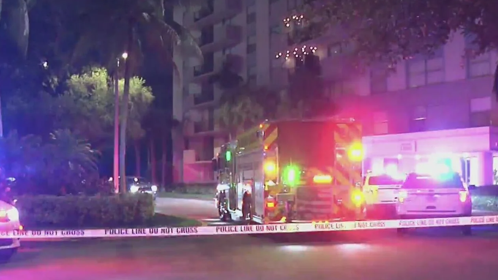 Man arrested in deadly North Miami abduction where witnesses saw suspects wearing "police" shirts — CBS Miami, Altamonte Springs Community news