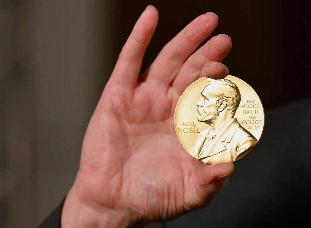 Two American-born economists win Nobel memorial prize in economics  — WESH 2 Orlando, Altamonte Springs Business news