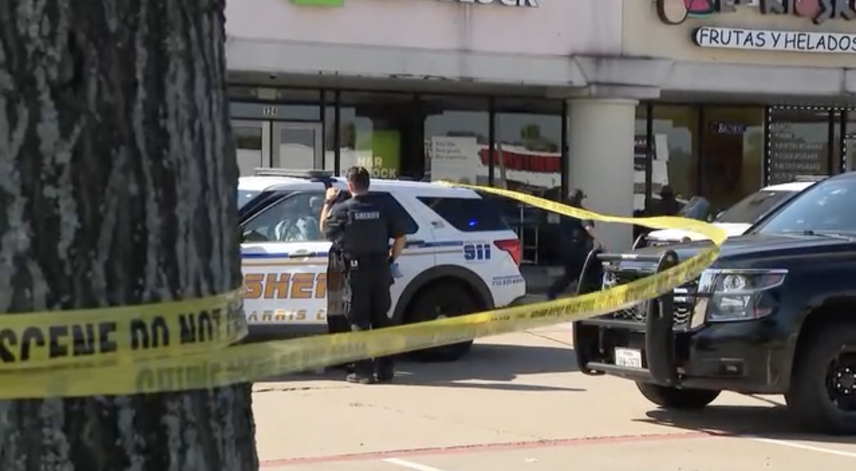 Man has broken leg after being struck by ICE vehicle in parking lot — WESH 2 Orlando