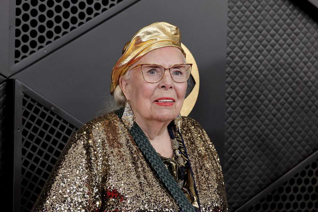 Joni Mitchell is now an American citizen, six decades after moving to the US — WESH 2 Orlando, Altamonte Springs Community news
