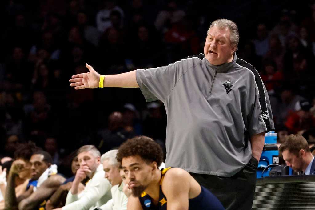 Hall of Fame basketball coach Bob Huggins has a 'progressive cognitive condition,' family says — WESH 2 Orlando, Altamonte Springs Sports news