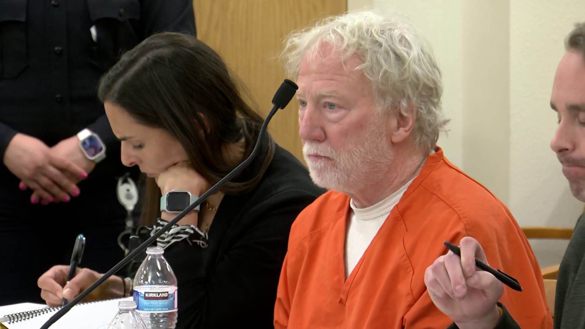 Judge tosses out child sex abuse indictment against actor Timothy Busfield — WESH 2 Orlando