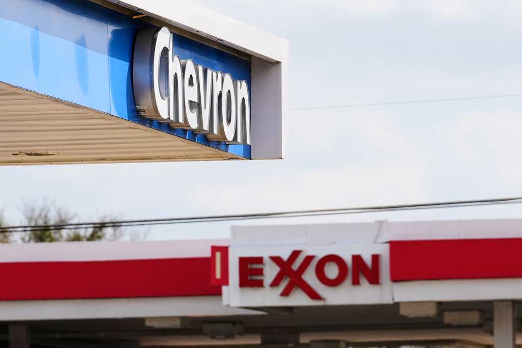 Gas prices climb as oil companies report soaring profits — WESH 2 Orlando, Altamonte Springs Community news