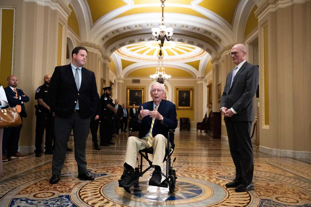 Mitch McConnell returns to Senate after monthslong recovery — WESH 2 Orlando, Altamonte Springs Community news