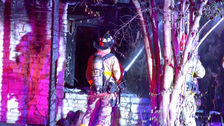 One person dies, another person and a dog rescued from Blakeley Drive house fire — KENS 5 (San Antonio), Altamonte Springs Health news