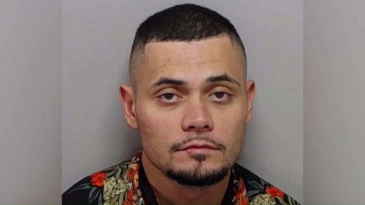 San Antonio man accused of beating partner inside moving car, preventing her from calling 911 — KENS 5 (San Antonio)