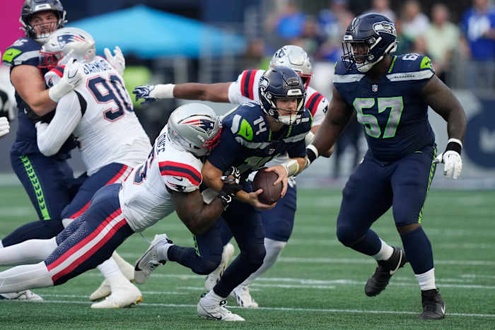 Seahawks' Sam Darnold has a soft tissue injury and the timeline for his return is unclear — ClickOrlando Sports, Altamonte Springs Business news